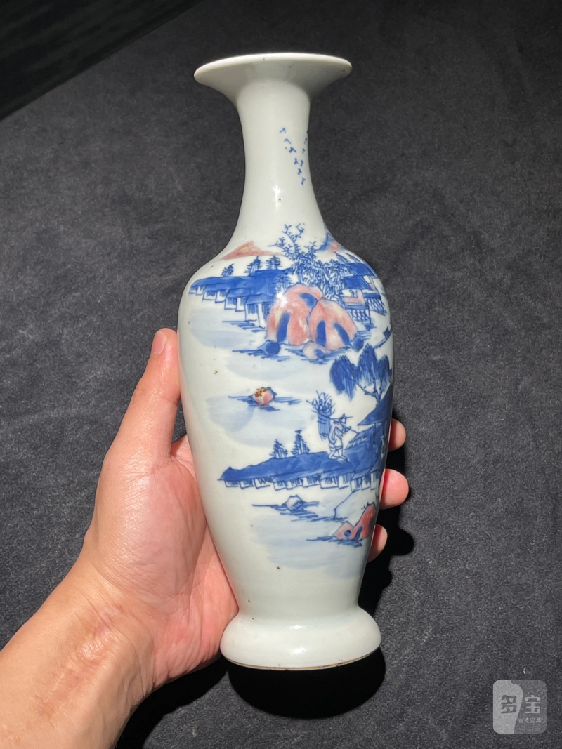 清晚期 青花釉里红山水纹柳叶瓶 - 图3